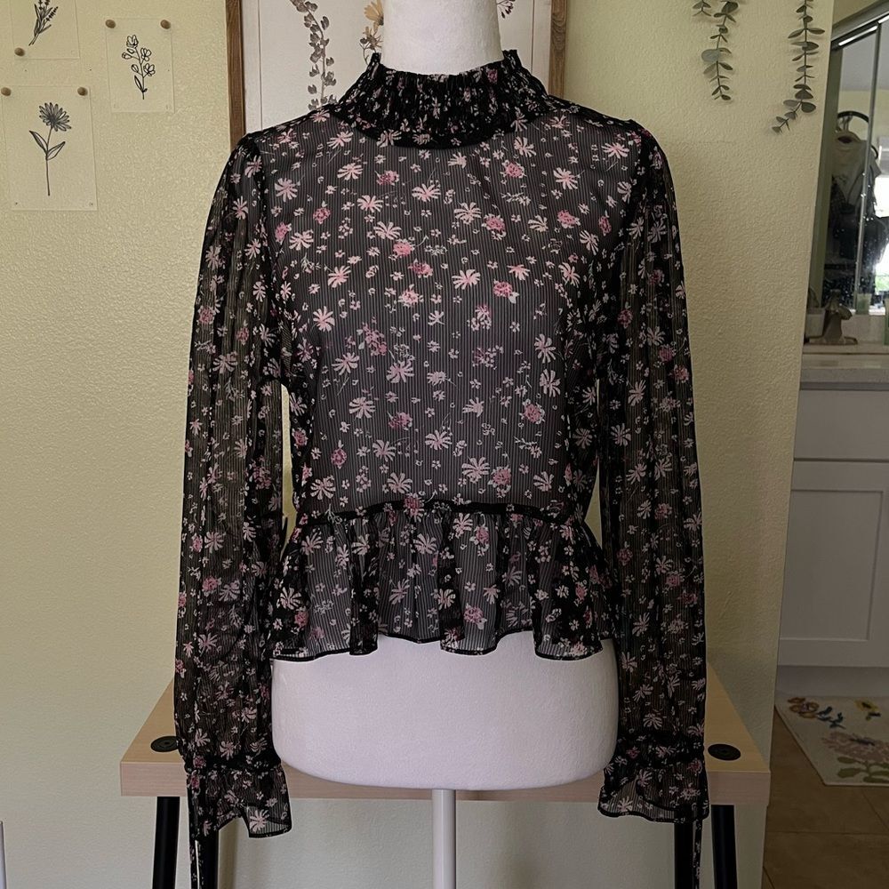 BCBGeneration Sheer Floral Print Chiffon Smocked Top Coquette Feminine Size S - Picture 3 of 6